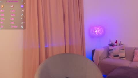 Esmi online show from January 7, 3:54 pm