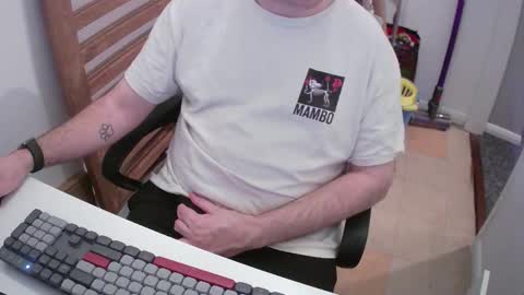 Morph online show from December 1, 10:15 pm