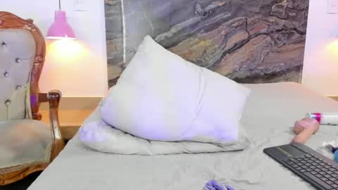 Stefy online show from March 2, 9:42 am