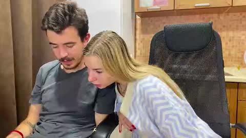 Snapshot of ester_vixen chatting on October 10, 5:45 pm Ester online show from October 10, 5:45 pm