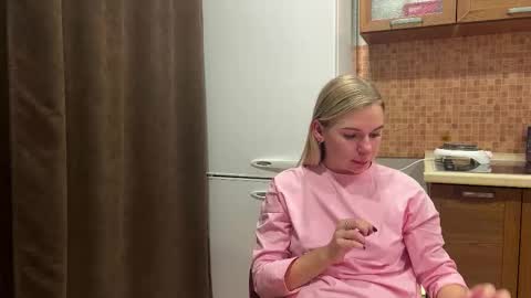 Snapshot of ester_vixen chatting on October 21, 7:25 pm Ester online show from October 21, 7:25 pm