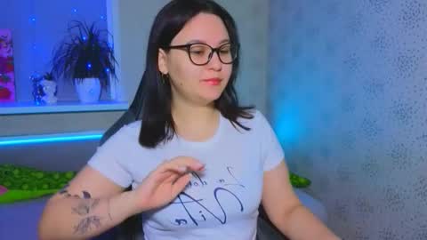 Snapshot of esterplayful chatting on November 28, 8:50 am EsterPlayful online show from November 28, 8:50 am