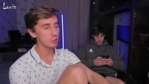 LOUIS online show from December 15, 3:45 am