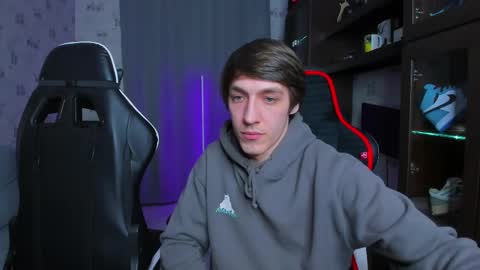 LOUIS online show from March 4, 3:44 am