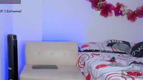 estivenvel online show from December 25, 1:10 am