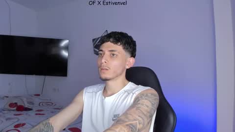 estivenvel online show from September 26, 6:34 pm