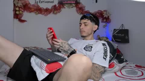 estivenvel online show from November 24, 3:56 pm