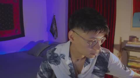 Esteban online show from October 19, 1:28 am