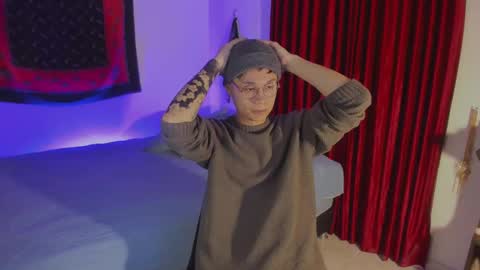 Esteban online show from October 22, 2:23 am