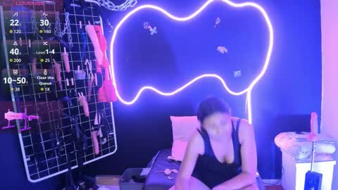 Cloe and Megan online show from October 6, 7:11 pm