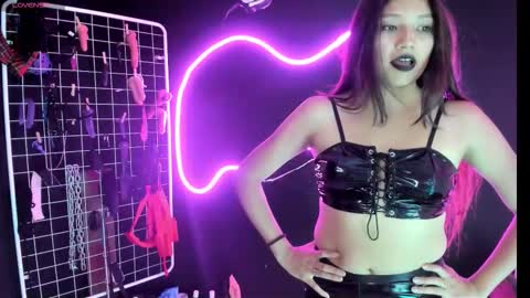 Cloe and Megan online show from November 11, 7:58 pm