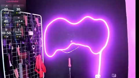 Cloe and Megan online show from November 18, 7:18 pm