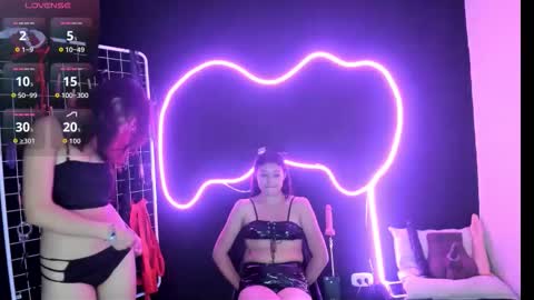 Cloe and Megan online show from November 21, 7:23 pm