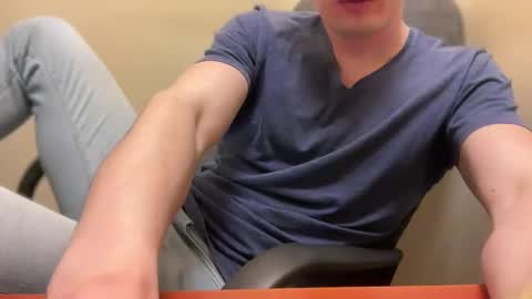 Snapshot of etat_on chatting on February 13, 5:33 pm Tom online show from February 13, 5:33 pm