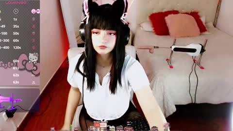 Moon online show from November 17, 8:36 pm