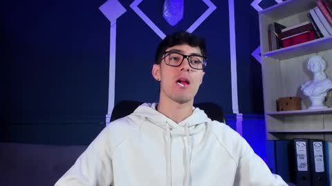 Etham online show from September 19, 1:01 pm