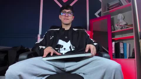 Etham online show from November 24, 2:28 pm