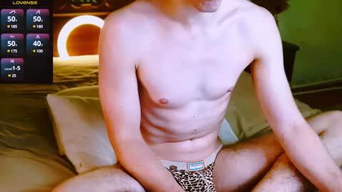 Snapshot of ethan7inches chatting on December 15, 11:31 pm Ethan online show from December 15, 11:31 pm