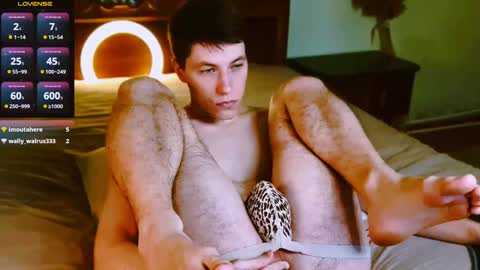 Snapshot of ethan7inches chatting on December 16, 2:36 am Ethan online show from December 16, 2:36 am