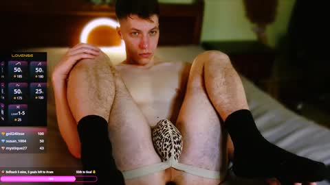 Snapshot of ethan7inches chatting on February 9, 1:44 am Ethan online show from February 9, 1:44 am