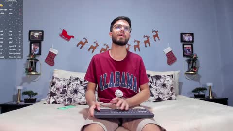 ADAM TAYLOR  ETHAN CAMBAL INDEPENDENT MODELS online show from December 4, 1:47 am