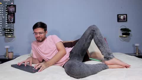 ADAM TAYLOR  ETHAN CAMBAL INDEPENDENT MODELS online show from January 3, 11:23 pm