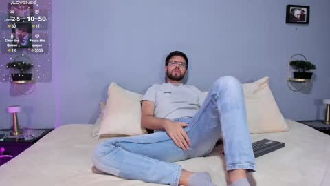 ADAM TAYLOR  ETHAN CAMBAL INDEPENDENT MODELS online show from January 21, 12:46 am