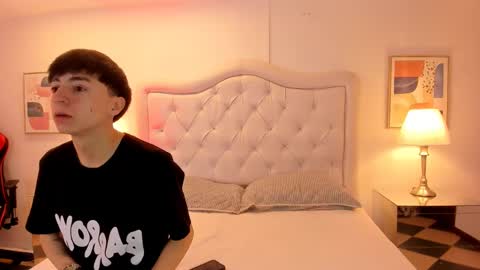 Snapshot of ethan_and_ava chatting on January 19, 1:22 pm ethan and ava online show from January 19, 1:22 pm