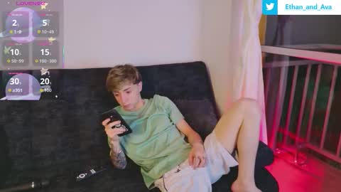 Snapshot of ethan_and_ava chatting on October 24, 3:03 am ethan and ava online show from October 24, 3:03 am