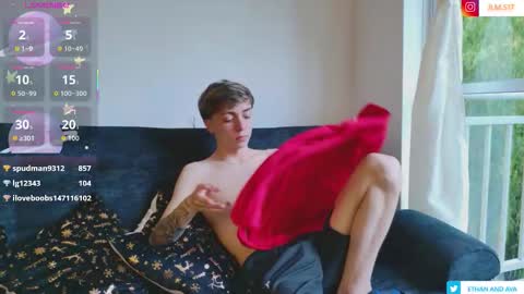 Snapshot of ethan_and_ava chatting on November 23, 2:50 pm ethan and ava online show from November 23, 2:50 pm