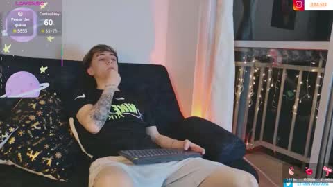 Snapshot of ethan_and_ava chatting on December 5, 2:09 am ethan and ava online show from December 5, 2:09 am