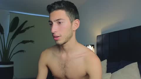 Snapshot of ethan_skiny_ chatting on December 7, 9:44 pm Joan online show from December 7, 9:44 pm