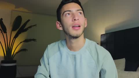 Snapshot of ethan_skiny_ chatting on December 8, 5:07 am Joan online show from December 8, 5:07 am