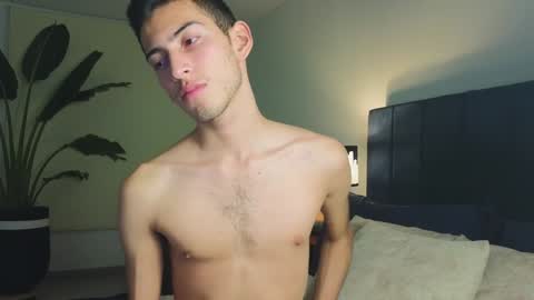 Snapshot of ethan_skiny_ chatting on December 30, 6:20 am Joan online show from December 30, 6:20 am