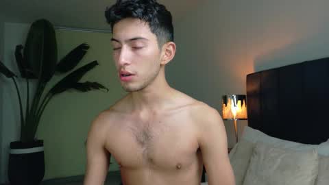 Snapshot of ethan_skiny_ chatting on November 4, 5:50 am Joan online show from November 4, 5:50 am