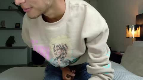 Snapshot of ethan_skiny_ chatting on November 28, 5:54 am Joan online show from November 28, 5:54 am