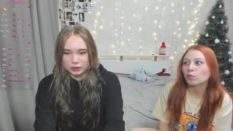 Snapshot of eumomino chatting on January 14, 4:18 pm Veronica Tiia Lilith left to right online show from January 14, 4:18 pm