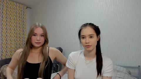 Snapshot of eumomino chatting on February 13, 12:00 pm Veronica Tiia Lilith left to right online show from February 13, 12:00 pm