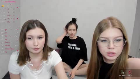 Snapshot of eumomino chatting on February 16, 8:00 pm Veronica Tiia Lilith left to right online show from February 16, 8:00 pm