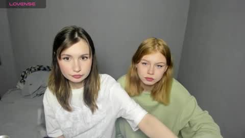 Snapshot of eumomino chatting on October 10, 2:27 pm Veronica Tiia Lilith left to right online show from October 10, 2:27 pm