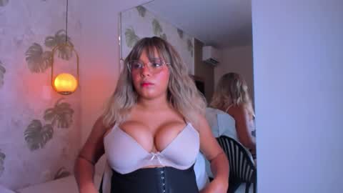 euphrosyne_princess online show from November 22, 9:14 pm