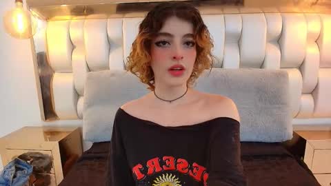 E V A online show from September 23, 7:50 pm