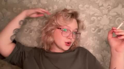 Snapshot of eva_kittenn chatting on September 15, 4:18 pm eva_kittenn online show from September 15, 4:18 pm