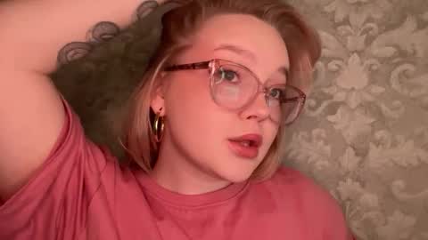 Snapshot of eva_kittenn chatting on September 22, 8:22 pm eva_kittenn online show from September 22, 8:22 pm