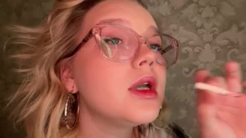 Snapshot of eva_kittenn chatting on October 16, 6:42 pm eva_kittenn online show from October 16, 6:42 pm