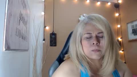 eva_love49 online show from November 28, 12:19 pm