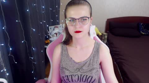 Snapshot of eva_orchid chatting on January 31, 3:55 pm Eva online show from January 31, 3:55 pm