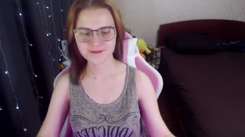 Snapshot of eva_orchid chatting on February 4, 5:01 pm Eva online show from February 4, 5:01 pm