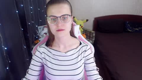 Snapshot of eva_orchid chatting on February 6, 4:14 pm Eva online show from February 6, 4:14 pm