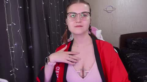 Snapshot of eva_orchid chatting on February 21, 4:16 pm Eva online show from February 21, 4:16 pm